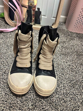 High Top Sneakers Black & White